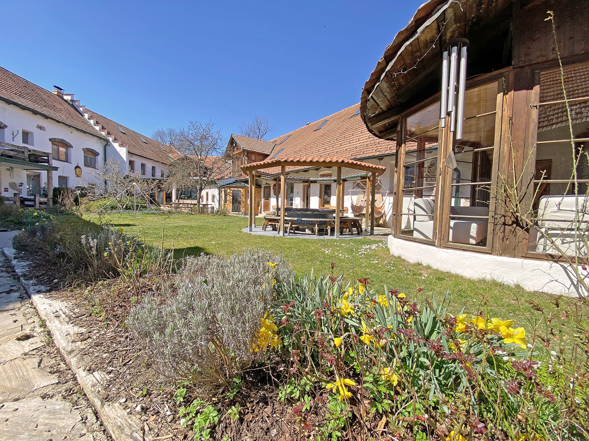 Innenhof El Molino Seminarzentrum Schwarzenau