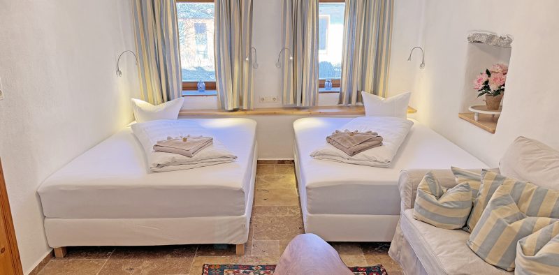 Zimmer Lotus neu 2025